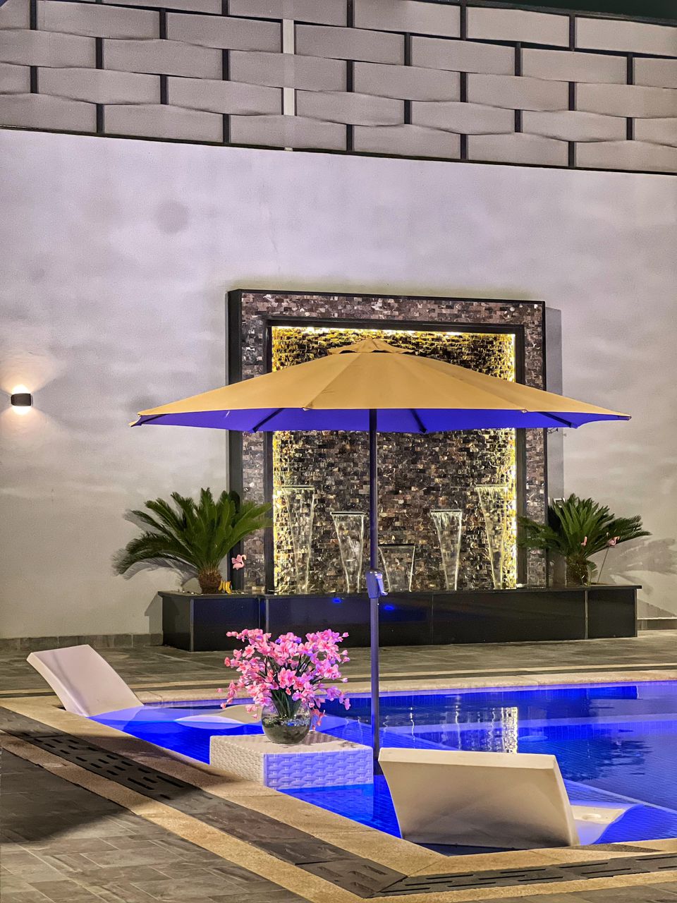 MOON VILLA  