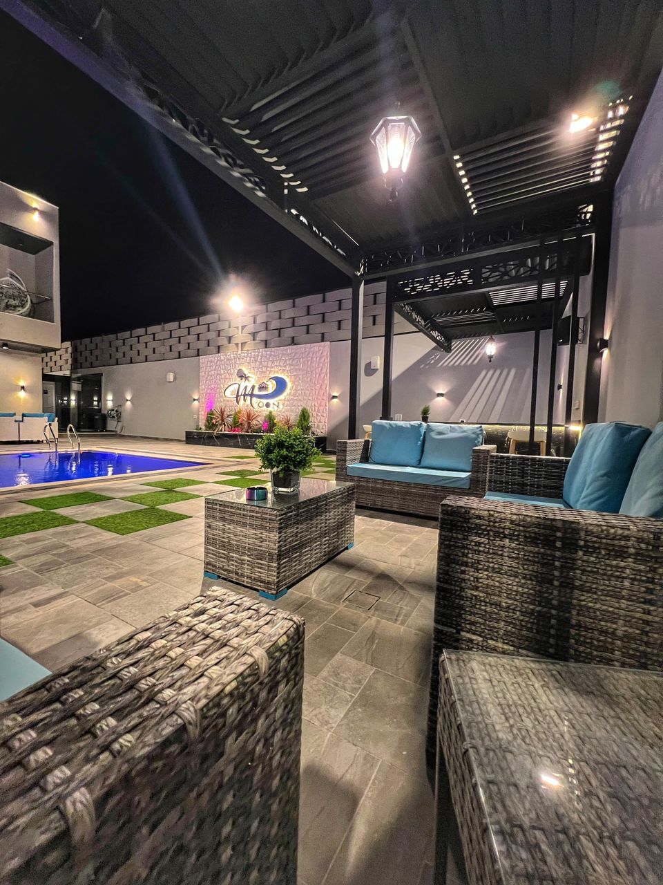 MOON VILLA  