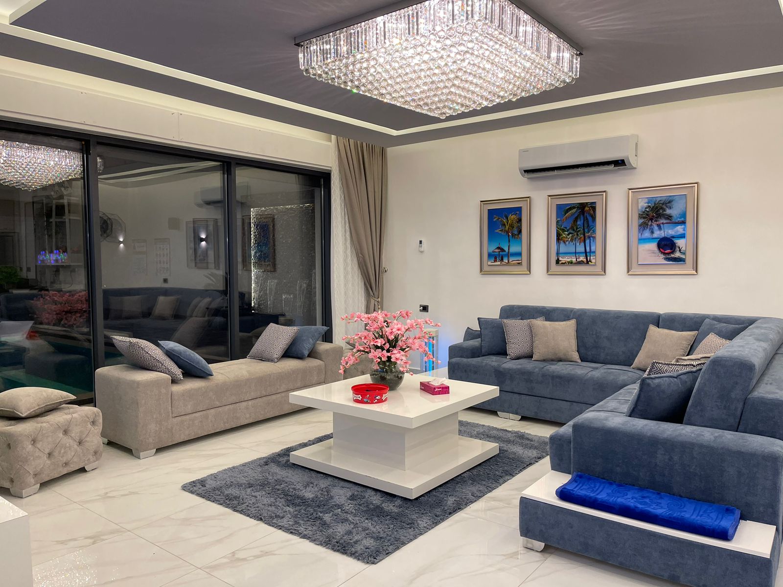MOON VILLA  